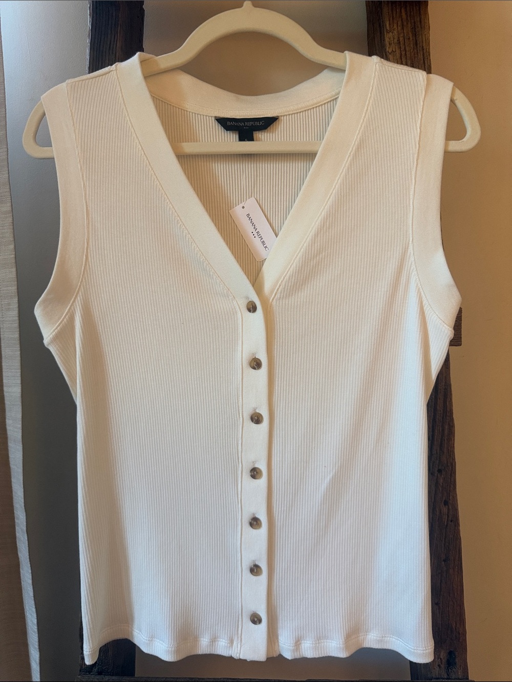 Banana Republic Cream Ribbed Button-Front Sleeveless Tank